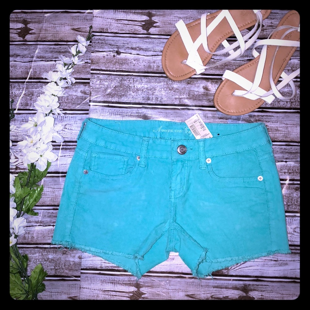 🌴AMERICAN EAGLE•4•NWT•STRETCHY•CORDUROY•CUTOFFS